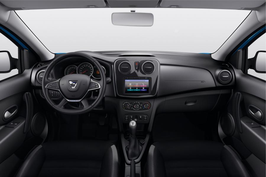 Торпедо Dacia Sandero Stepway 2016 года  (фото 10 из 46)